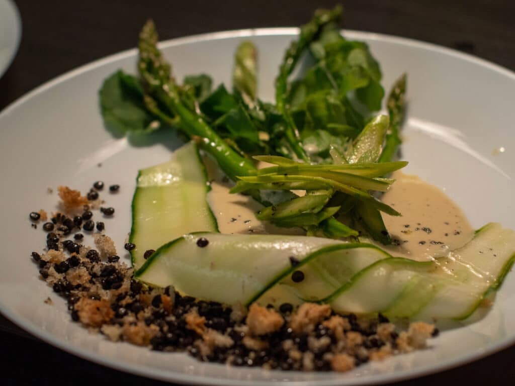 Tangoreisen Lanzarote — Termine 2026 & 2027 7 Gourmet-Salat mit Spargel und Zucchini auf Lanzarote